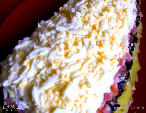 Аккуратно выложить на ветчину.