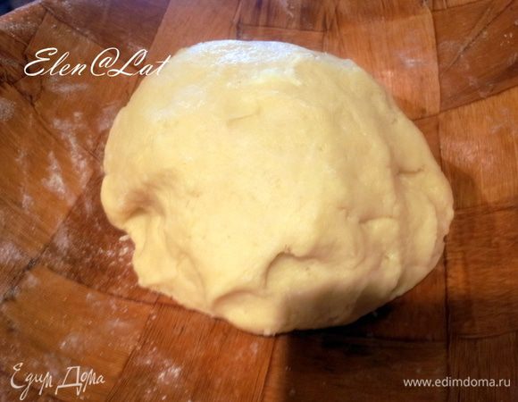 Отварить картофель в мундире. 
Замесить тесто из выше перечисленных ингредиентов. Тесто должно быть однородным и мягким.
Готовое тесто убираем в холодильник на 40 минут.