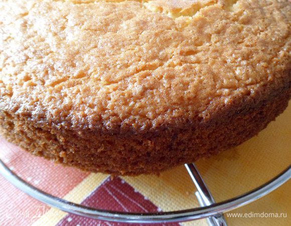 Готовый кекс остужаем на решетке