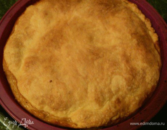 Выпекать при температуре 200 градусов 35 минут до зарумянивания коржа.