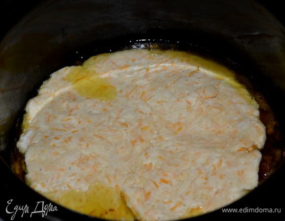 Выложим поверх за час до окончания режима. Закроем крышкой и готовим последний час.