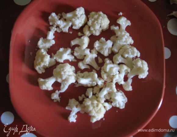 Капусту разделить на более мелкие соцветия.