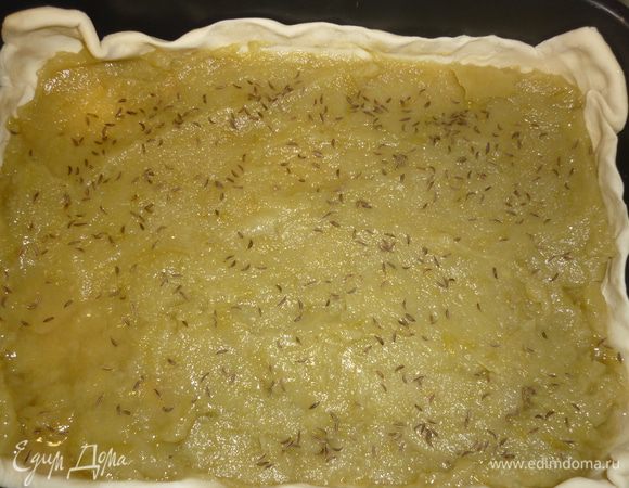 сверху посыпать тмином