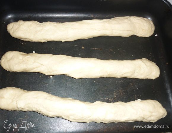 Из каждого колобка сделать жгут длиной около 40 см.