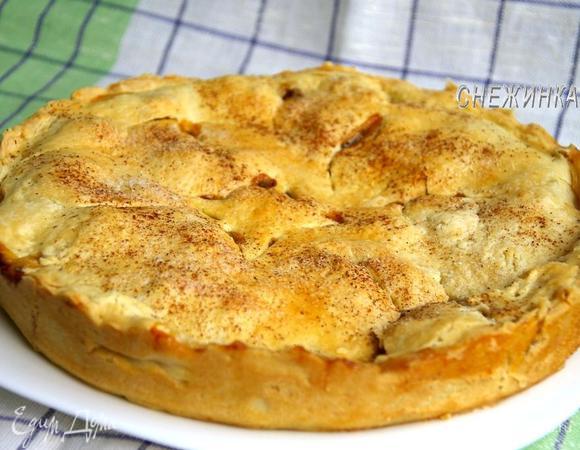 Готовый пай переложите на блюдо и пробуйте только после полного остывания.