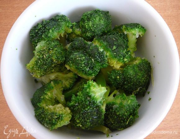 Капусту разобрать на соцветия.