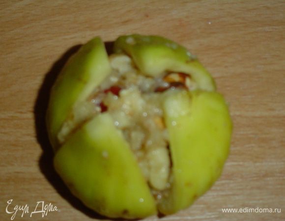 а сверху выкладываем орехово-инжирную массу.