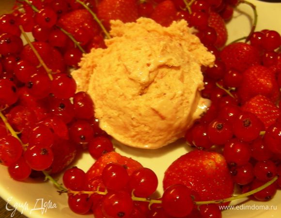 При подаче можно его украсить тертым шоколадом или ягодами. Приятного аппетита))