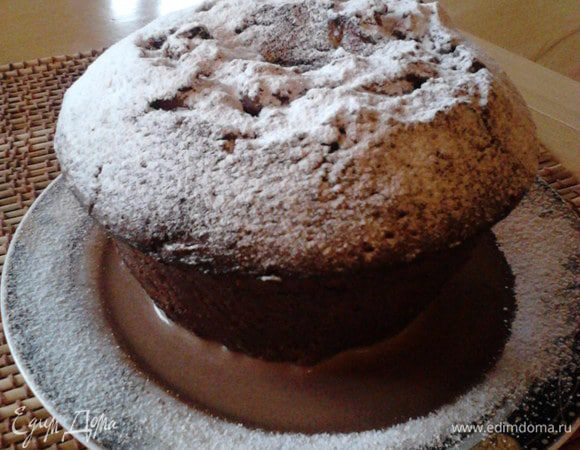 Достаём кекс из духовки. Дожидаемся пока остынет, поливаем помадкой, дожидаемся пока застынет, посыпаем сахарной пудрой.