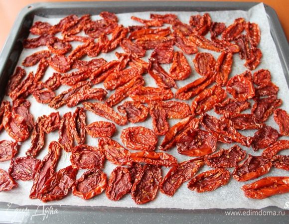 А с утра пораньше, сразу как муж ушёл,  опять поставила в духовку. Вышло ещё 5 часов. Последние два часа температуру увеличила сначала до 90, потом до 100 гр. и духовка была приоткрыта всё время. Вот такой у меня был результат - из двух листов получился один:)
