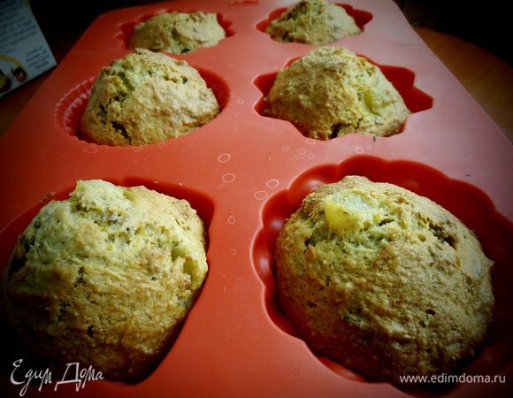 Выпекаются кексы полчаса в разогретой до 190*духовке.