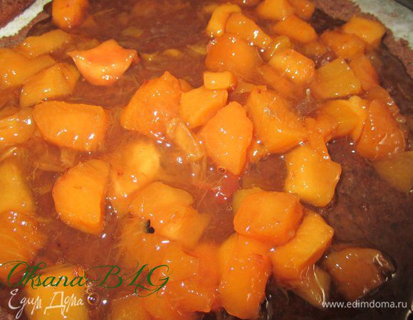 Затем нанести на 2 коржа.