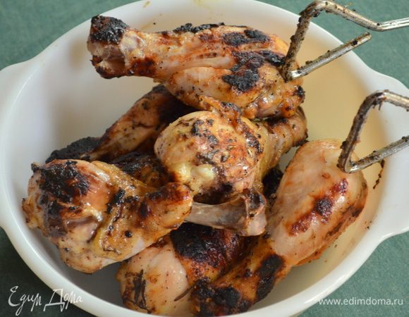 Готовые ножки подаем на стол. Приятного аппетита.