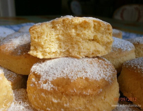 Печенье мягкое, немного мучнистое и не очень сладкое на вкус. Очень хороши к завтраку или на полудник. Сохраняют свежесть около недели.