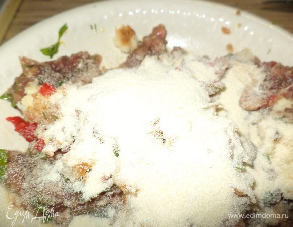 манку и тщательно вымешиваем фарш