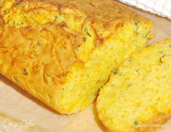 Дайте немного остыть. Кекс вкусен как теплым, так и холодным...особенно с кусочком сыра или томата)