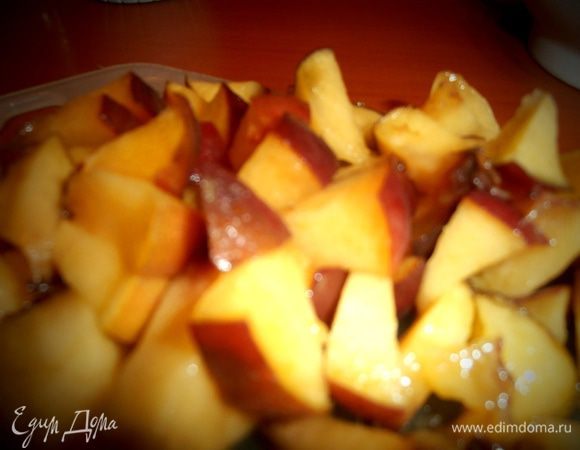 Тоже покрошила к яблочкам!