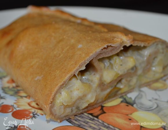 Подавать не горячим, а теплым - так он вкуснее! Со сметаной или просто так :)