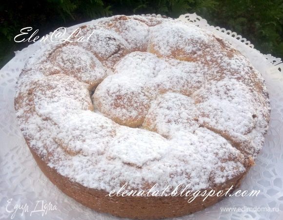 Пирог остудить и посыпать сахарной пудрой. Приятного аппетита!!!!!!!!!