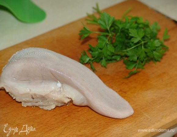 Почистить, нарезать ломтиками.