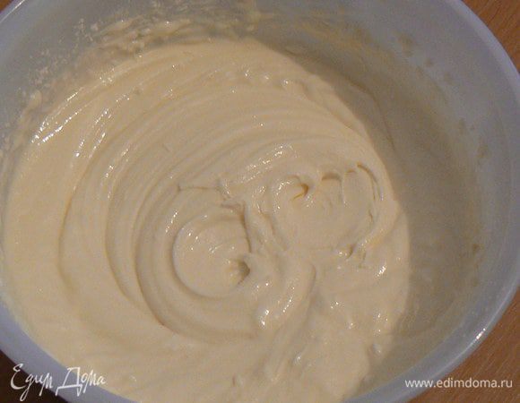  добавить 2 столовые ложки муки и взбить до однородности