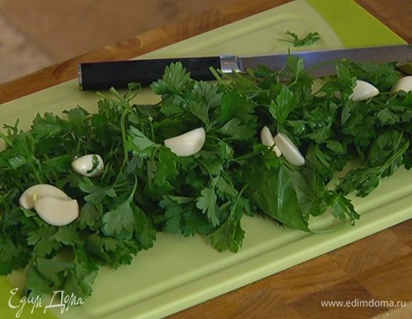 Чеснок почистить.