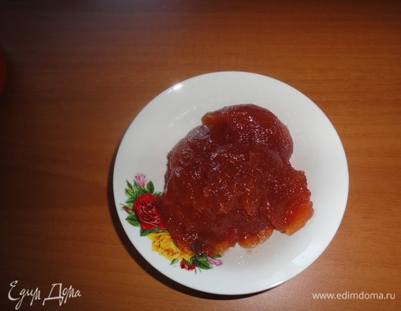 Сливовое повидло выложить в мисочку.