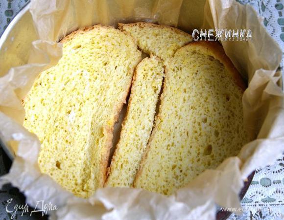 Кладём в форму первым слоем. Выкладываем так, чтобы всё дно было занято.