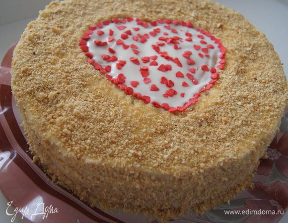  Оставшиеся обрезки отправить опять в духовку и дать им хорошо зарумяниться, затем измельчить их в крошку с помощью блендера и обсыпать наш торт. Дать торту пропитаться при комнатной температуре часов 5.