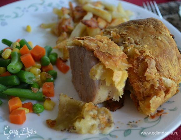 Готовое филе разрежем порционно и подаем к столу. Приятного аппетита.