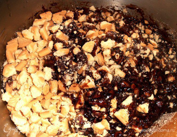 Начинаем вымешивать нашу массу,которая быстро схватывается!