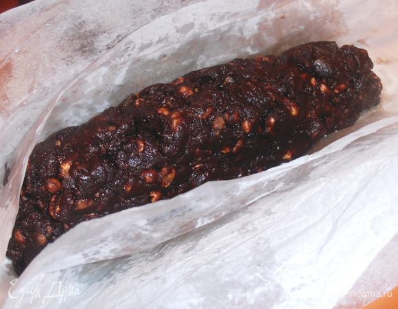 Точно так же с боков начинаем формировать гладкую"колбаску"...