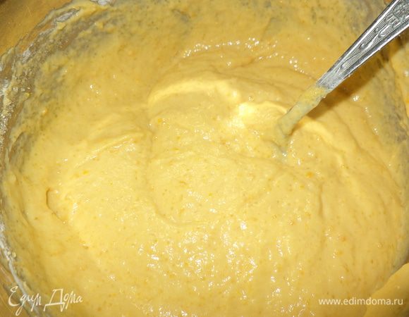 Пюре развести горячим молоком,добавить дрожжи и сахар,пусь дрожжи растворятся,затем добавим яйца,соль,муку и замесим тесто  густоты хорошей деревенской сметаны.