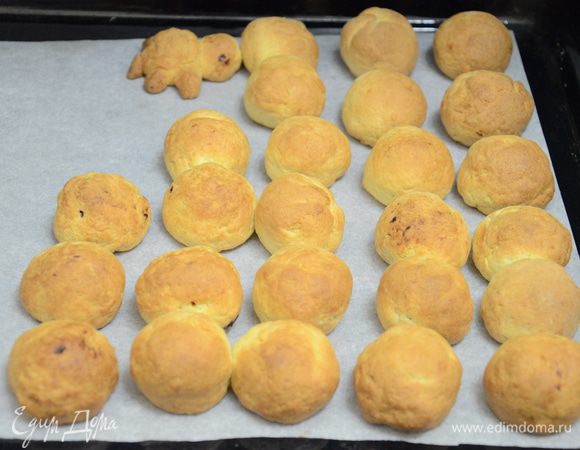 Готовые еще горячие печенья.....
