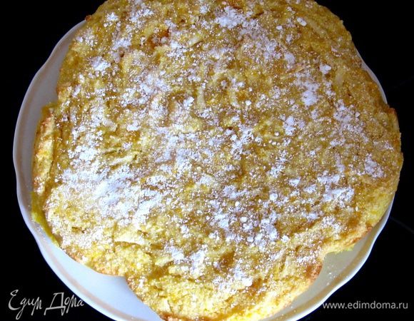 Смешать сахар с тыквой и яблоком,добавить кефир. Разрыхлитель смешать с мукой и смешать с полученной массой.Добавить ваниль.