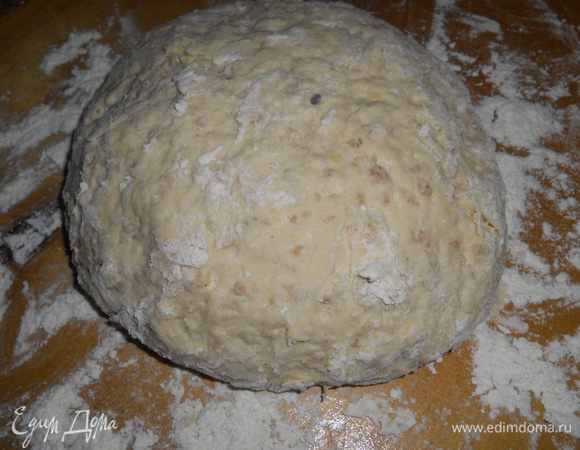 тесто подошло,обмять слегка его