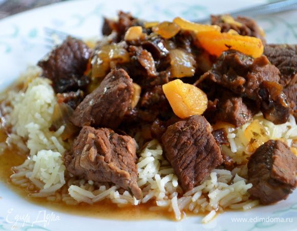 Уберем лаврушку,веточки петрушки,лимон.цедру.Подаем  с гарниром и свеж.петрушкой свежей по желанию.