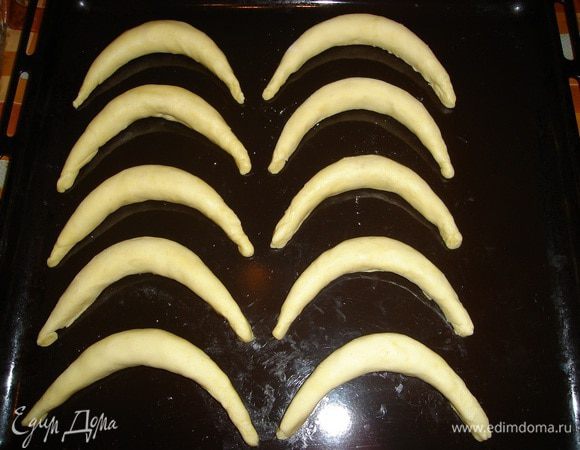 собираем готовые бананы на противень и отправляем в духовку на 15-25 мин..поглядывая за ними..
