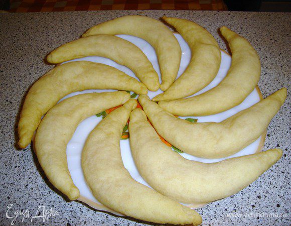 Угощайтесь ! При желании присыпать сахарной пудрой..