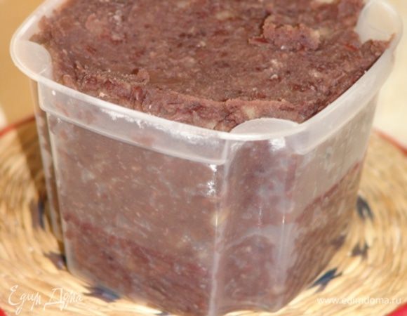 Остужаем. Анко будет полностью готова, когда ее можно будет скатывать в шарики.