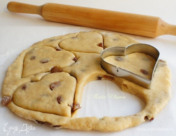 С помощью формочки (или стакана) вырезать кейки. 