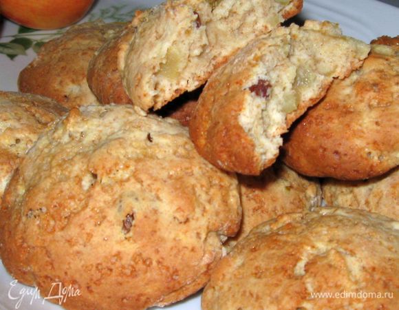  Выпекать 18-20 минут при температуре 180 градусов до золотистого цвета. Из указанного количества продуктов получается 11 штук печенья.