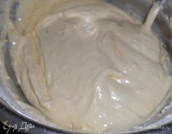 добавить остальную муку и перемешать осторожно 