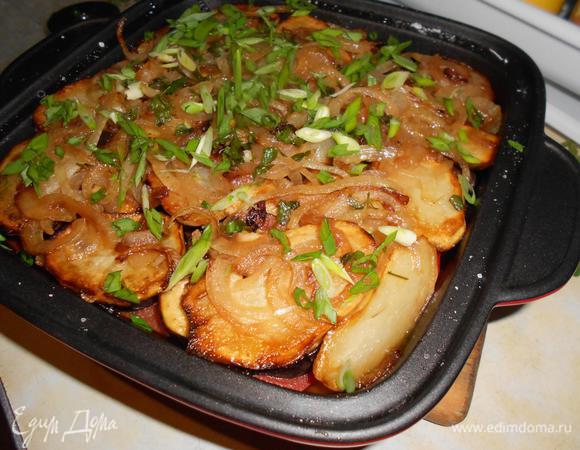 Ставим жаркое в духовой шкаф на 30-40 мин.
Все готово - зовите вашу семью обедать!