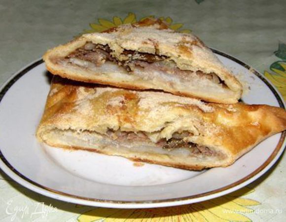 тесто  делаем:/ можно взять сразу слоеное /
 маргарин 1 п натираю на терке
1 п кефира 
соль щепоточку
вместо яиц можно майонез 
и добавляем муку  сколько возьмет  замешиваем тесто
готовое тесто кладу в холодильник
1 яйцо для смазки