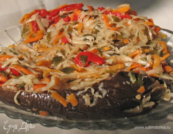 При подаче на стол режем ножом на небольшие кусочки, заправляем растительным маслом. Приятного аппетита. 