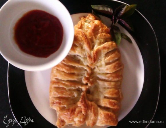 Можно есть горячим и холодным, если едите дома, то подайте с томатным соусом=)))) Приятного аппетита!!!