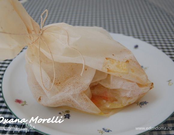 Бумагу собрать сверху и перевязать шпагатом,следить чтобы не оставалось н отверстий.