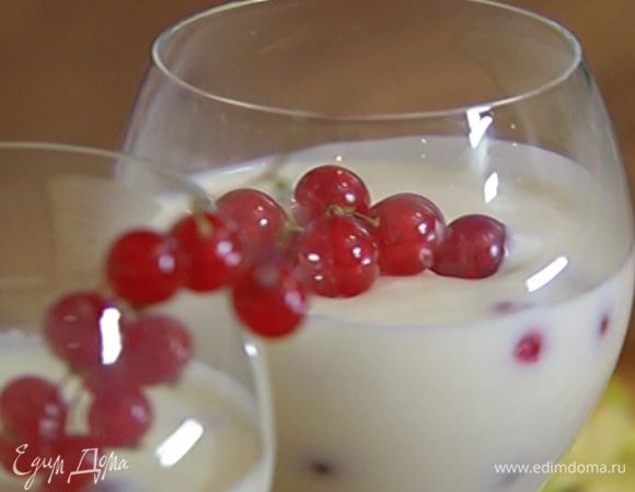 Разлить мусс в бокалы и отправить в холодильник на 1 час.