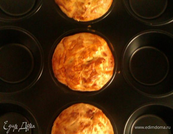 Достаньте золотистые пряники из духовки.